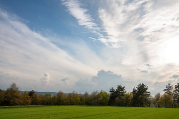 Wolkenhimmel über fränkischer Hochebene