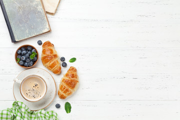 Obraz na płótnie Canvas Coffee and croissants breakfast