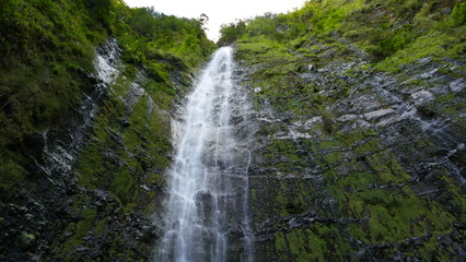 Obraz premium Waterfall in Maui, Hawaii