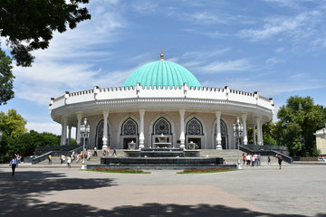 Amir Timur Museum, with beautiful blue cupola in Tasjkent, Uzbekistan