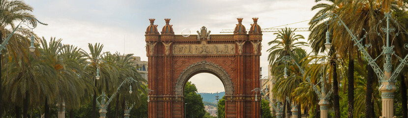 Fototapeta na wymiar Arco de Triunfo in Barcelona, June 2018