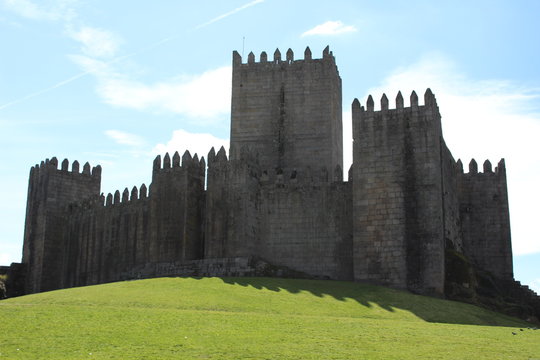 Castelo de Guimar&atilde;es. Aqui nasceu Portugal