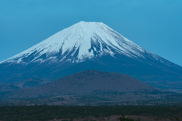 Fototapeta premium Mount Fuji or Mt. Fuji, the World Heritage, view at Lake Shoji ( Shojiko ). Fuji Five Lake region, Minamitsuru District, Yamanashi prefecture, Japan. Landscape for travel destination.