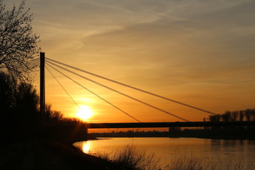 Fototapeta na wymiar Rheinbrücke bei Speyer