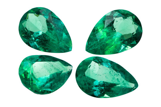 esmeraldas gigantes cristales emerald gemstone gemas piedras preciosas diamantes verdes granate zafiro rubi Piedra preciosa esmeralda y cristal para joya gema verde