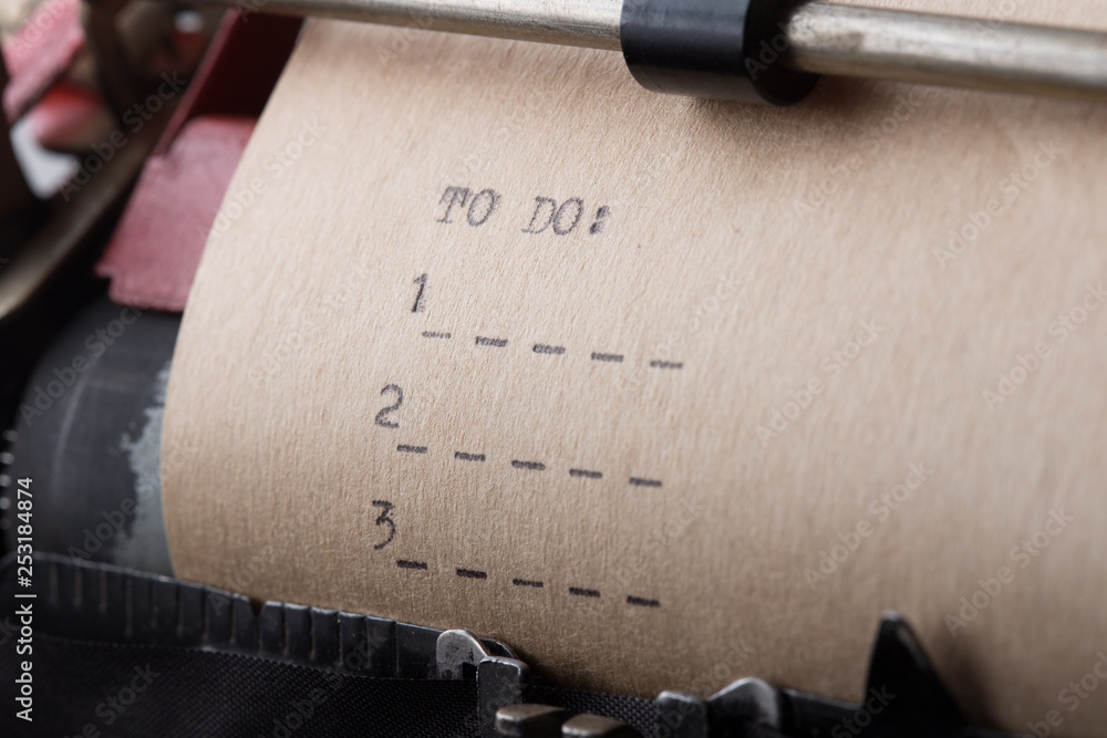 Fototapete to do list - text message on the typewriter close-up