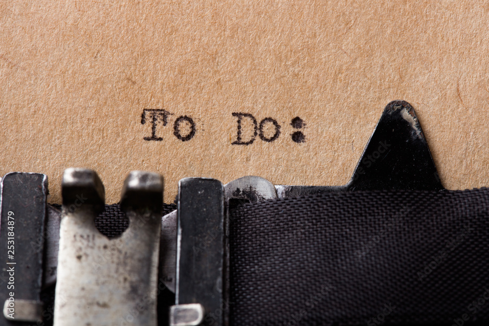 Fototapete to do list - text message on the typewriter close-up