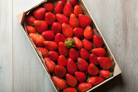 flast lay strawberries