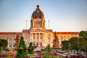 Provincial Parliament building, Regina, Saskatchewan, Canada - obrazy, fototapety, plakaty