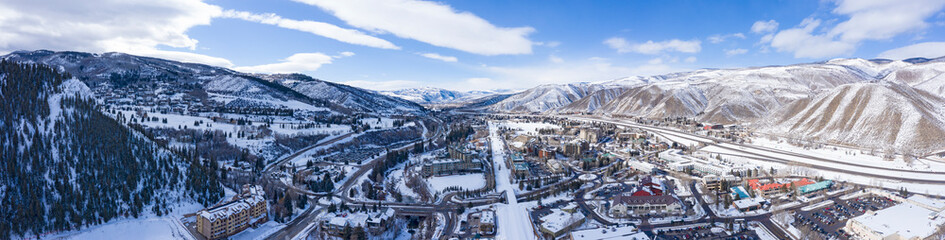 Avon Colorado USA Winter Panoramic View Ski Resort Town Snowy Mountain Peaks - obrazy, fototapety, plakaty