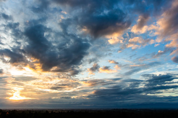 Fototapeta na wymiar .colorful dramatic sky with cloud at sunset.
