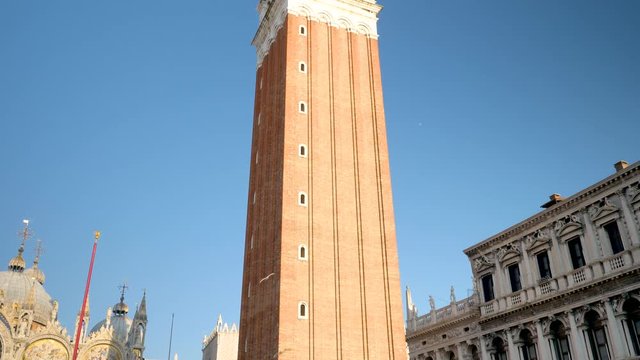 Campanile, place Saint Marc et Basilique, Venise en Italie
