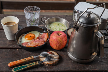 アウトドア料理　Outdoor lunch at the cottage