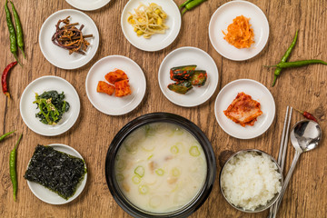 ソルロンタン　韓国のスープ　Korean white soup Seolleongtang