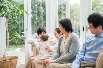 Fototapeta premium 3世代家族 家族団らん