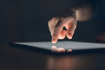 Finger auf Touchscreen