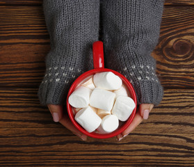  marshmallow on wooden table
