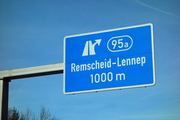 autobahnschild, remscheid-lennep, 1000 m, 95a