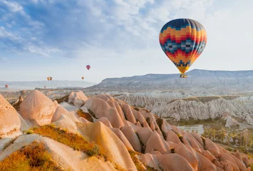 Fotobehang Ballon grote toeristische attractie van Cappadocië ballonvlucht. Cappadocië is een van de beste plaatsen om te vliegen met heteluchtballonnen. Göreme, Cappadocië, Turkije.