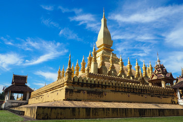 Fototapeta na wymiar Pha That Luang Temple in Vientiane, Laos