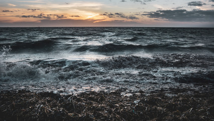 Obraz premium sunset over the sea