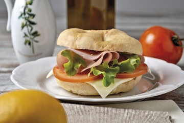 pane e mortadella vicino