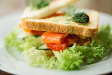 toast with cream cheese and salmon