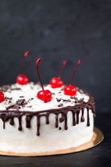 CAKE WITH CHERRY
