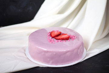 CAKE WITH CHERRY AND STRAWBERRY