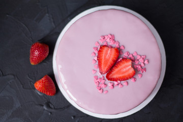 CAKE WITH CHERRY AND STRAWBERRY