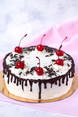 CAKE WITH CHERRY AND STRAWBERRY
