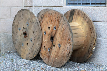 BOBINE IN LEGNO UNDUSTRIALI, INDUSTRIAL WOODEN REELS