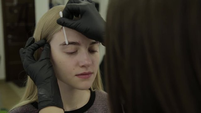 Eyelash dyeing process, preparing eyelashes for dyeing.