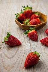 Bol con fresas frescas