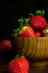 Fresas frescas en un bol