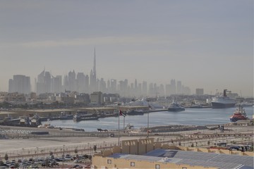Naklejka premium vue panoramique sur Dubaï et ses immeubles