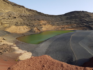 Zielone Jezioro (Charco Verde) w El Golfo na wyspie Lanzarote