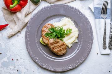 Chicken cutlets with mashed potatoes