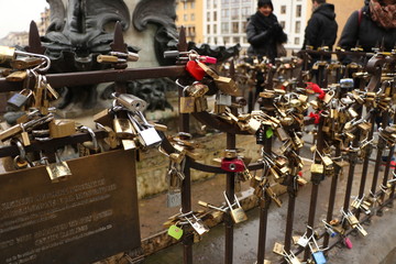 locks on bridge