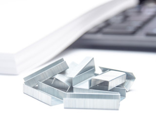 ステープラー　針　コンピュータ　ビジネスイメージ