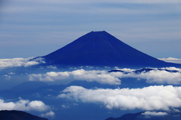 南アルプス塩見岳山頂から　霊峰富士山を望む