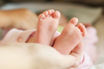 Obraz na płótnie Canvas feet of newborn