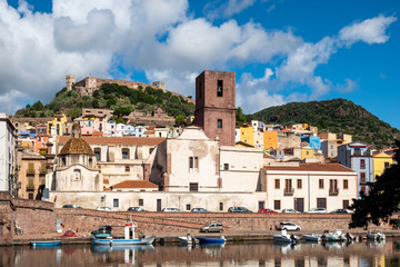 Ortsansicht von Bosa auf Sardinien, Italien