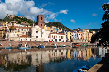 Ortsansicht von Bosa auf Sardinien, Italien