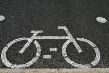 symbol indicating the cycle path
