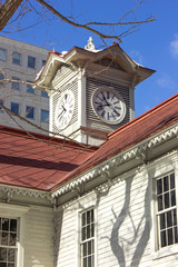 Fototapeta na wymiar 冬の札幌市時計台、冬の時計台