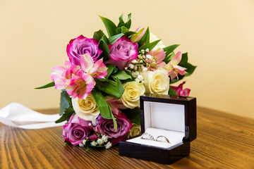 wedding, celebrations, marriage, married, ceremony, love, decoration, decor, accessory, design, beauty, beautiful, romantic, elegance, close up, closeup, engagement, ring, gold, jewelry, newlywed, pai