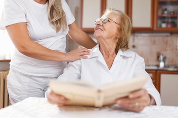 Obraz premium Providing care for elderly
