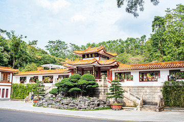 Obraz premium The ancient architectural garden courtyard of the bonsai garden of Shenzhen Xianhu Botanical Garden