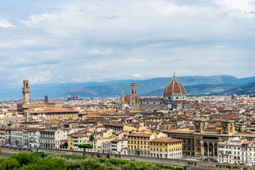 Fototapeta premium Panaromic view of Florence with Palazzo Vecchio and Duomo viewed from Piazzale Michelangelo (Michelangelo Square)